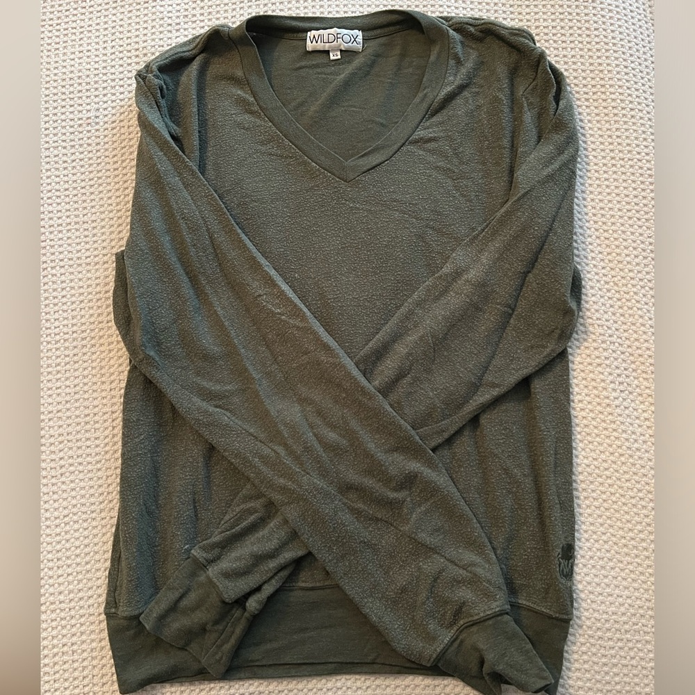 Wildfox Long Sleeve V-Neck Baggy Beach Sweater in Green, Size XS